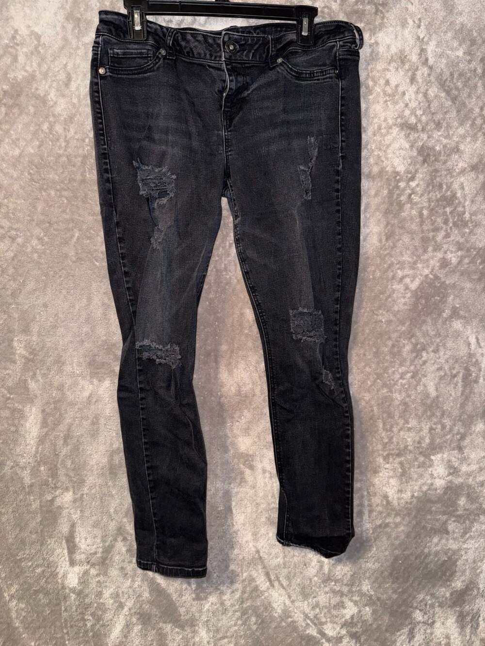 Maurices Distressed Black Skinny Jeans Size L-R